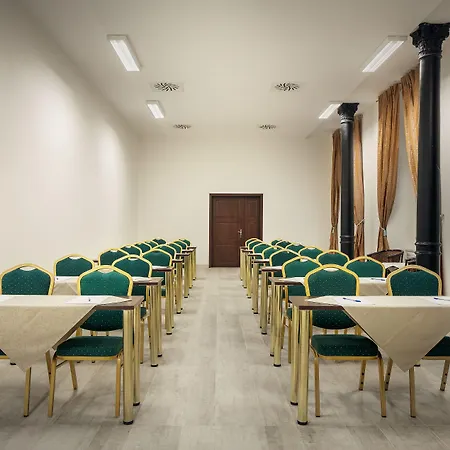 Michelangelo Grand Отель Прага