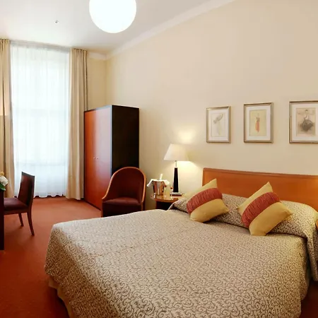 Отель Michelangelo Grand 5*